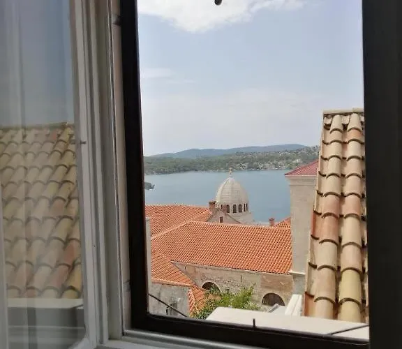 San Lorenzo Apartment *